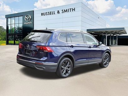 Used 2024 Volkswagen Tiguan SE w/ Panoramic Sunroof Package