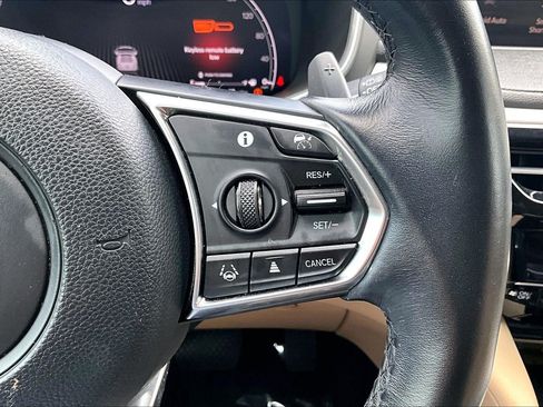 Used 2023 Acura MDX FWD image 17