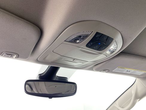 Used 2024 Chrysler Voyager LX image 26