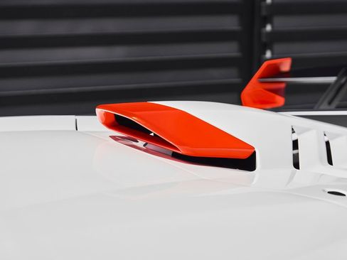 Used 2024 Lamborghini Huracan STO image 13