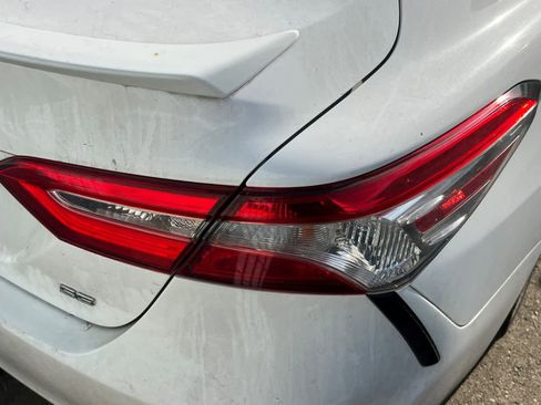 Used 2020 Toyota Camry SE image 18