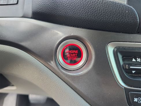 Used 2020 Honda Pilot LX image 22