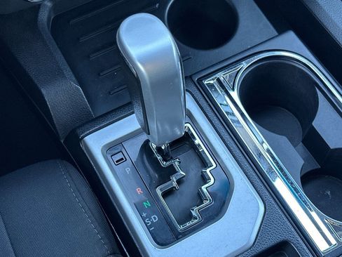 Used 2016 Toyota Tundra SR5 w/ SR5 Upgrade Package image 20