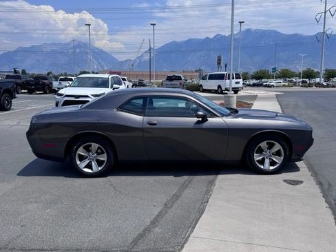 Used 2016 Dodge Challenger SXT RWD image 6