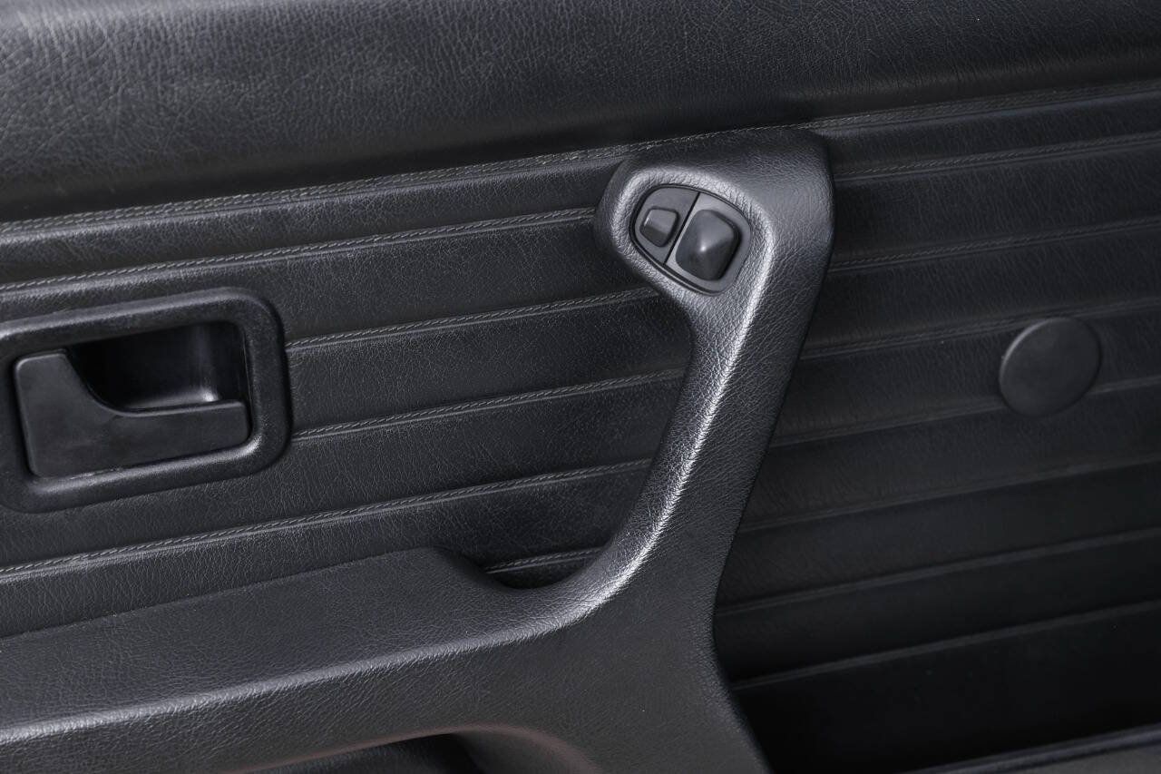 Used 1988 BMW M3 Coupe RWD image 71