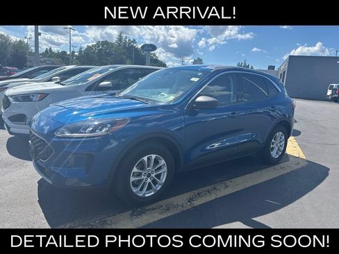 Used 2022 Ford Escape SE w/ Convenience Package AWD/4WD image 2