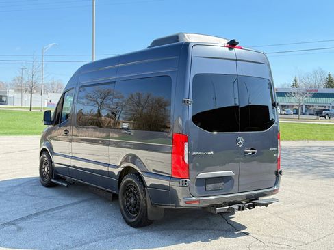 Used 2022 Mercedes-Benz Sprinter 2500 image 4