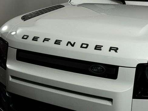 New 2025 Land Rover Defender 110 V8 image 14