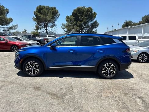 Used 2025 Kia Sportage EX w/ Premium Package FWD image 4