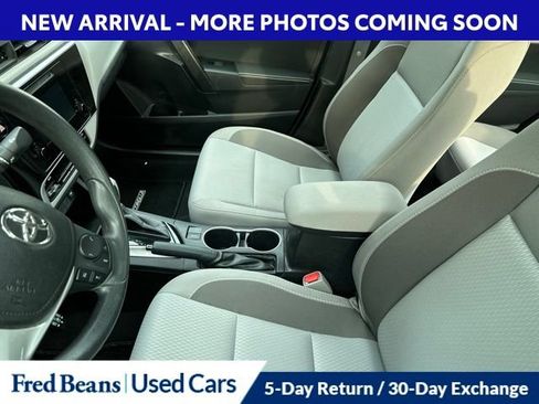 Used 2019 Toyota Corolla LE w/ Carpet Mat Package (TMS) FWD image 3