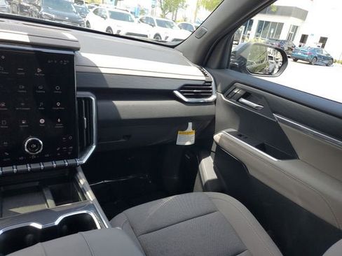 New 2026 GMC Acadia Elevation FWD image 15
