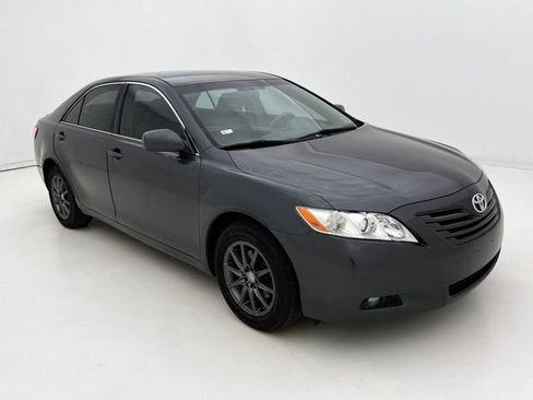 Used 2007 Toyota Camry LE FWD image 2