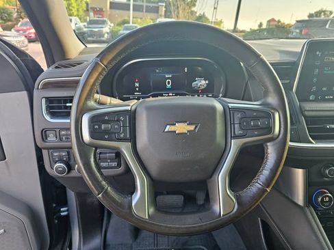 Used 2022 Chevrolet Suburban LT w/ Luxury Package AWD/4WD image 30