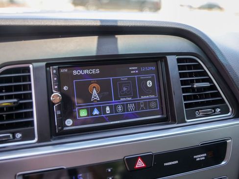 Used 2015 Hyundai Sonata SE w/ Option Group 02 image 16