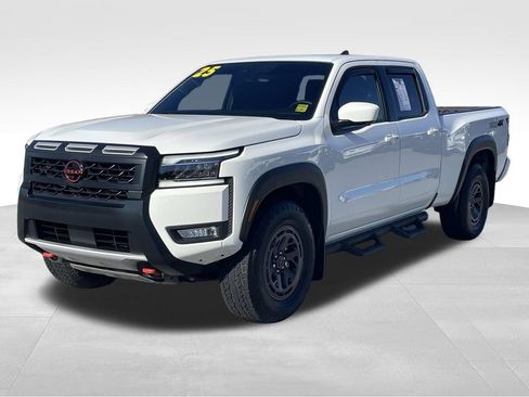 Used 2025 Nissan Frontier PRO-4X w/ Pro Premium Package image 8