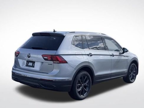 Used 2024 Volkswagen Tiguan SE AWD/4WD image 5