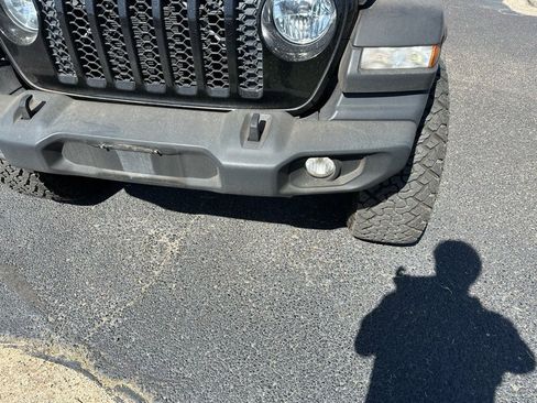 Used 2020 Jeep Gladiator Sport w/ Quick Order Package 24S image 10