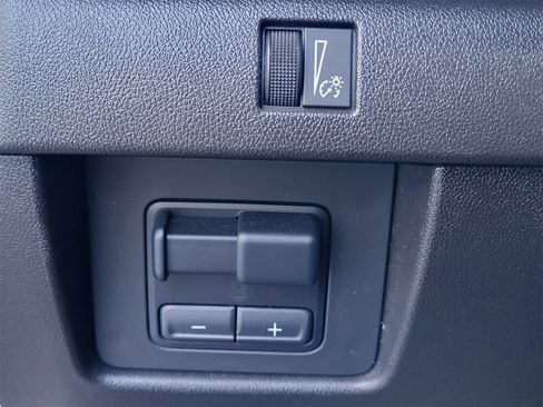 Used 2024 Chevrolet Colorado Trail Boss w/ Technology Package image 20