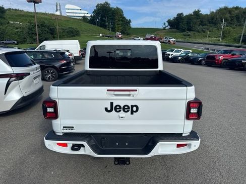 Used 2023 Jeep Gladiator Overland AWD/4WD image 18