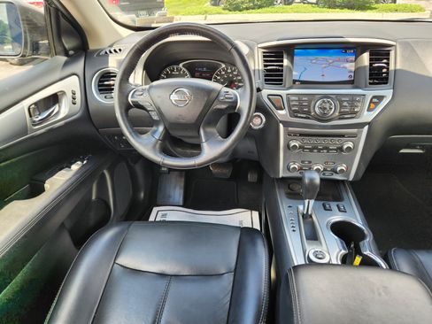 Used 2019 Nissan Pathfinder SL AWD/4WD image 13