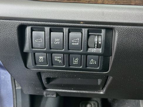 Used 2016 Subaru Outback 2.5i Limited AWD/4WD image 17