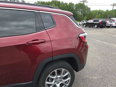 Used 2022 Jeep Compass Latitude AWD/4WD image 33