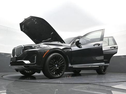 Used 2022 BMW X7 xDrive40i w/ Executive Package AWD/4WD image 41