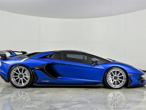 Used 2021 Lamborghini Aventador SVJ AWD/4WD image 18