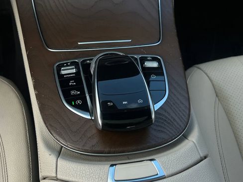 Used 2019 Mercedes-Benz E 300 image 27