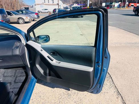 Used 2008 Toyota Yaris 2-Door Hatchback image 14