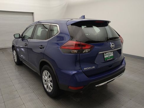 Used 2019 Nissan Rogue S image 5