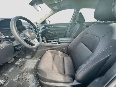 Used 2024 Nissan Altima 2.5 SV FWD image 19