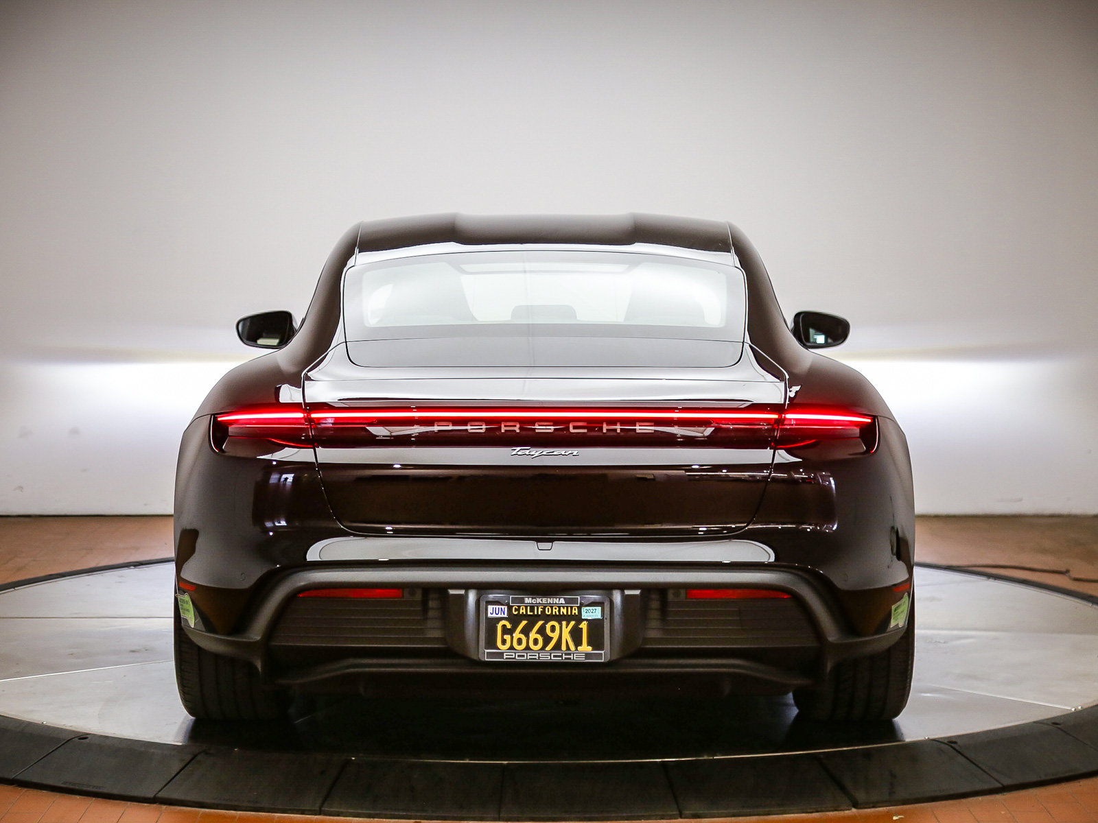 Certified 2023 Porsche Cayenne Platinum Edition AWD/4WD image 6