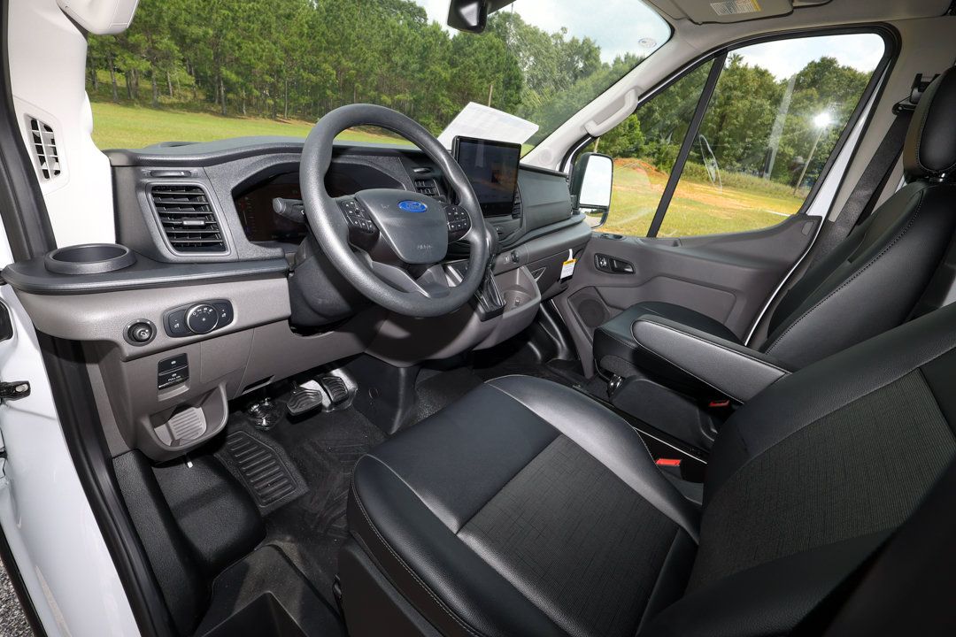 New 2026 Ford Transit 250 148 Medium Roof RWD image 10