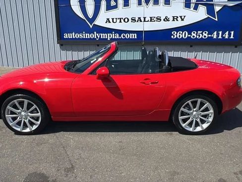 Used 2006 MAZDA MX-5 Miata Grand Touring RWD image 19