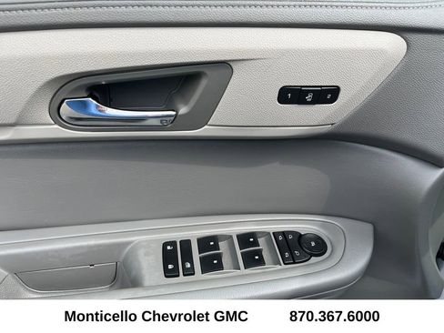 Used 2016 Chevrolet Traverse LT image 11