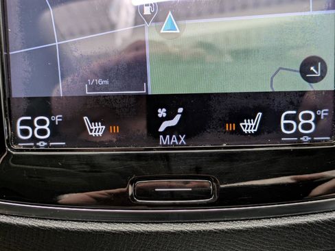 Used 2016 Volvo XC90 T5 Momentum image 5