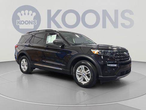 Used 2023 Ford Explorer XLT w/ Equipment Group 202A AWD/4WD image 10