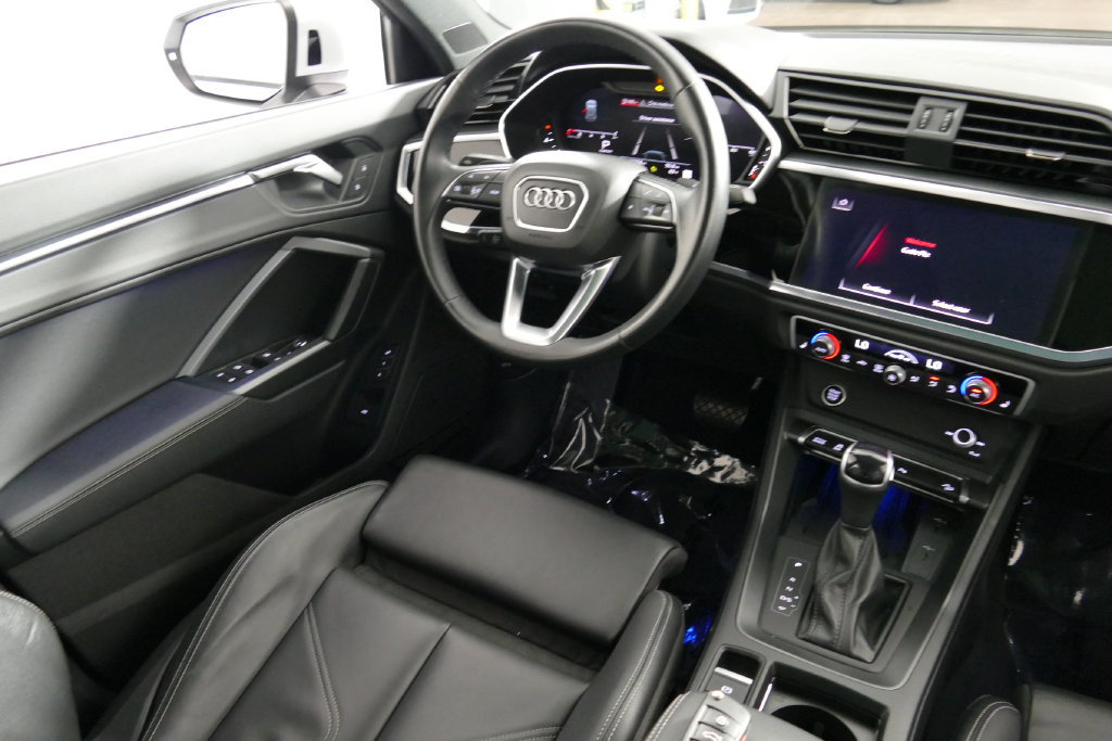 Used 2023 Audi Q3 2.0T Premium Plus w/ Premium Plus Package AWD/4WD image 23