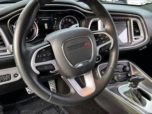 Used 2016 Dodge Challenger SXT image 16