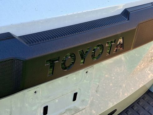 Used 2025 Toyota 4Runner TRD Off-Road Premium AWD/4WD image 9