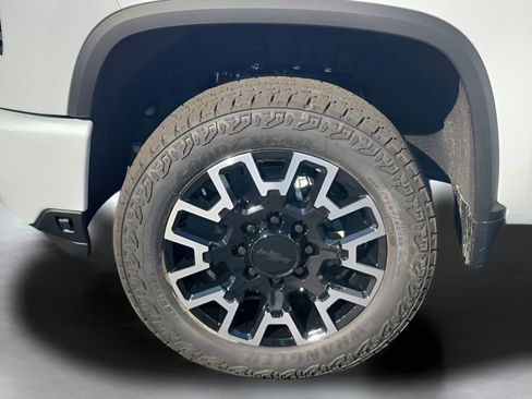 New 2026 Chevrolet Silverado 2500 High Country w/ High Country Premium Package AWD/4WD image 17
