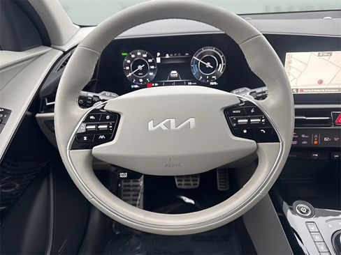 Used 2023 Kia Niro Wave w/ Wave Preserve Package image 14