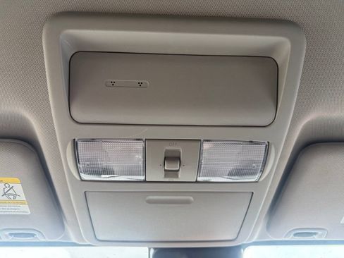Used 2024 Nissan Frontier SV w/ SV Convenience Package RWD image 14
