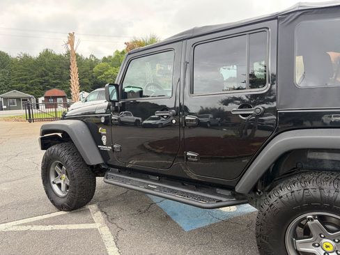 Used 2012 Jeep Wrangler Unlimited Sport AWD/4WD image 16