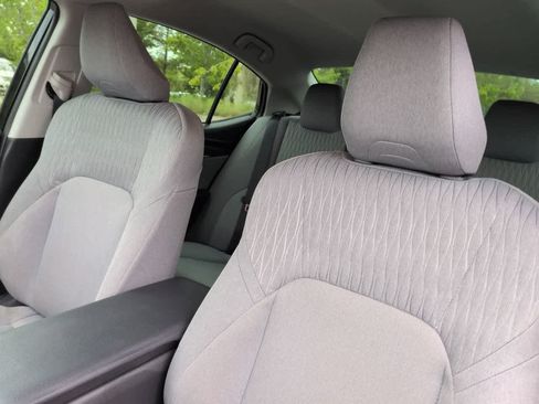 Used 2025 Toyota Camry LE FWD image 8