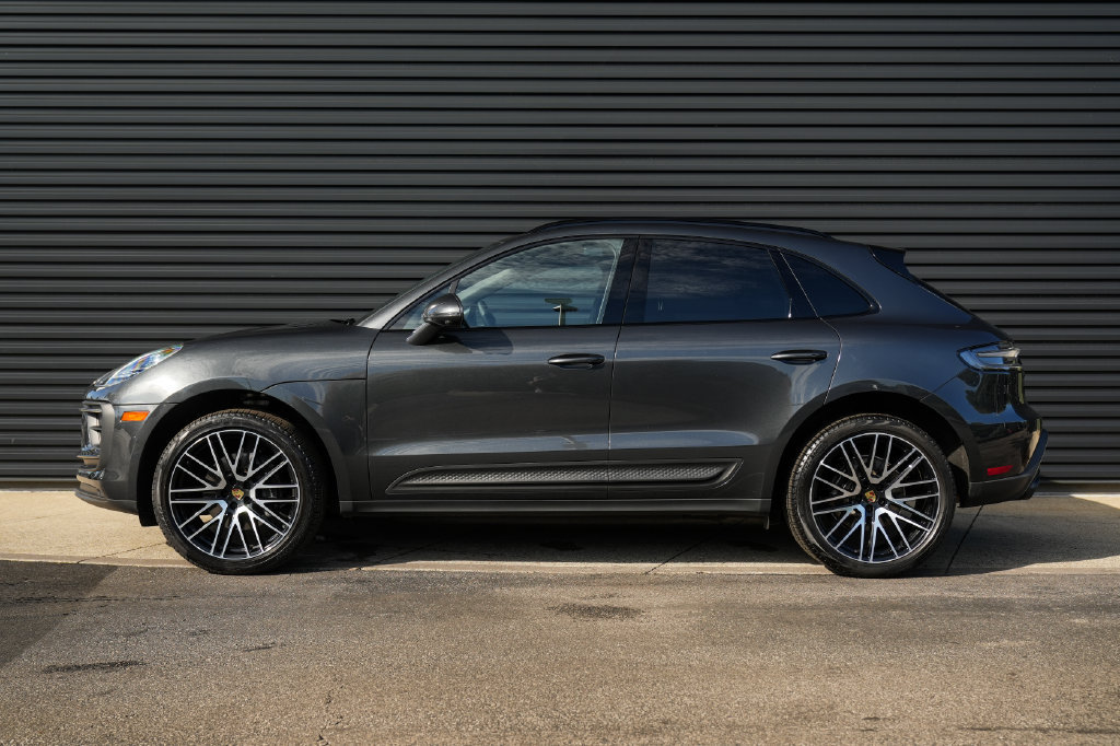 Certified 2026 Porsche Macan AWD/4WD image 2