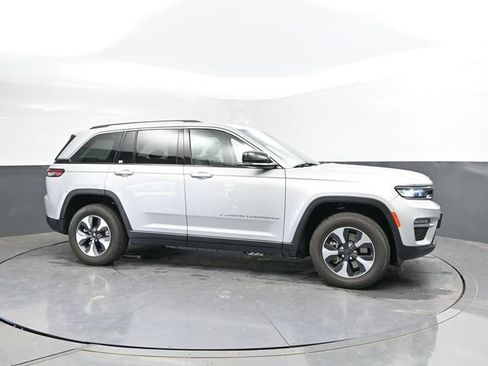 Used 2024 Jeep Grand Cherokee Limited 4xe AWD/4WD image 3