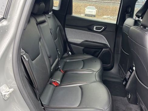 Used 2023 Jeep Compass Latitude image 24
