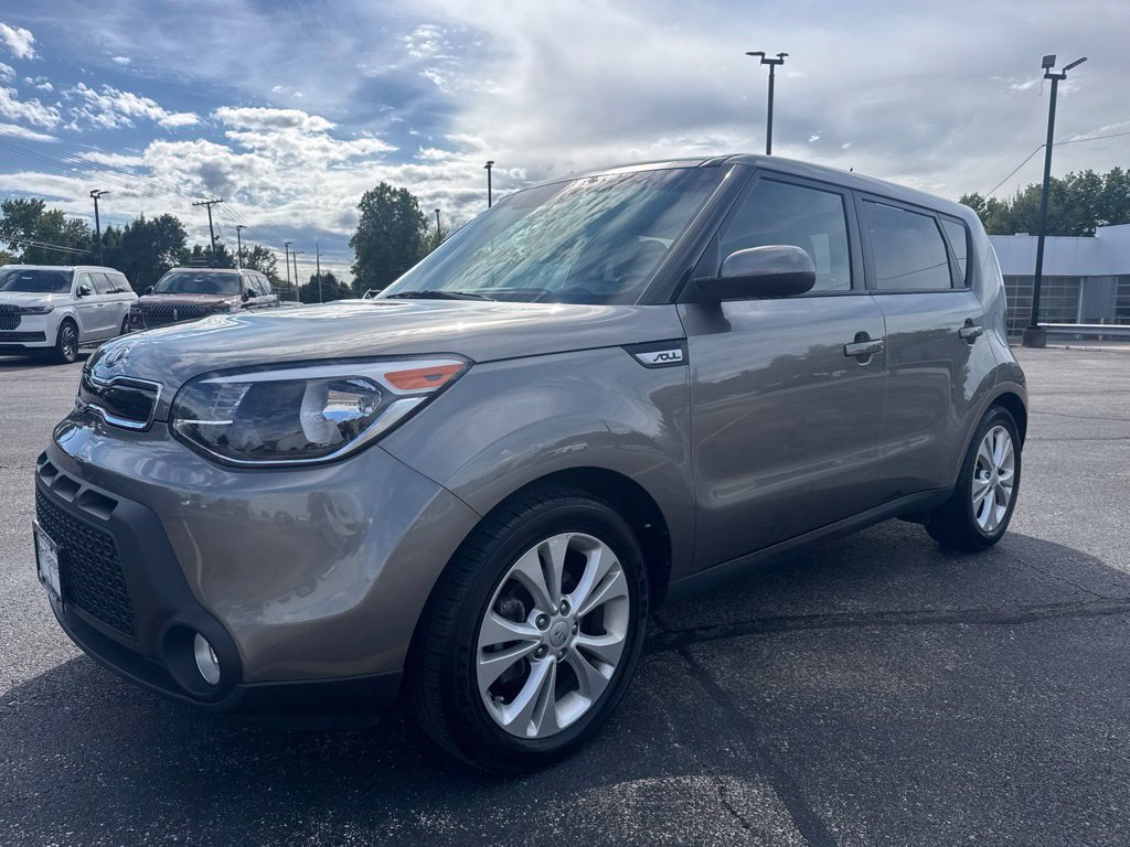 Used 2015 Kia Soul + w/ Primo Package FWD image 9